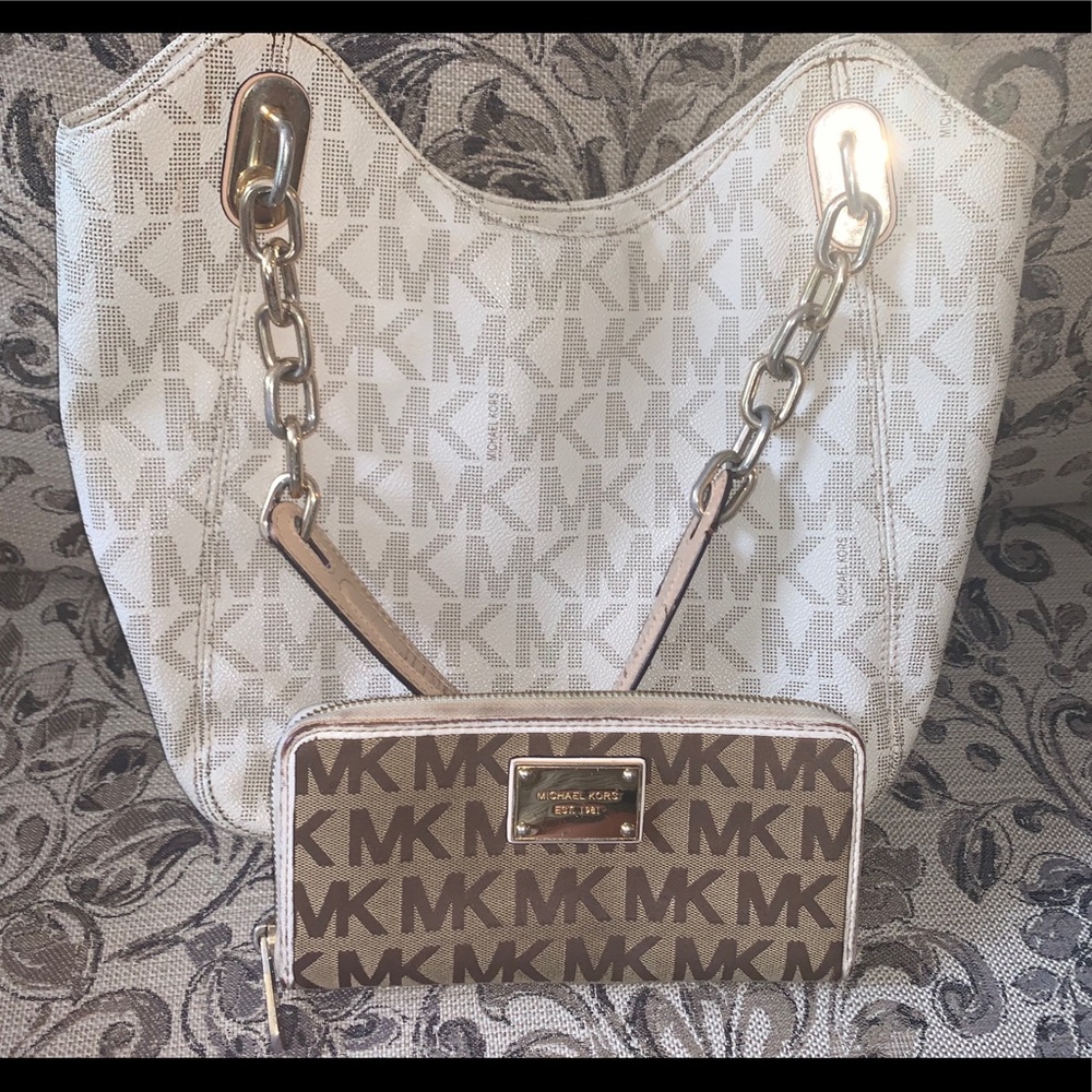 Michael Kors Purse WITH matching wallet!